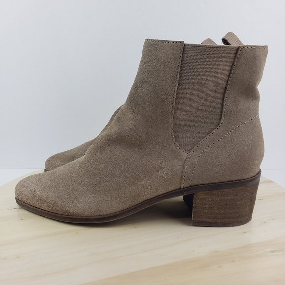 Dolce Vita Colbey Chelsea Boot Size 8.5 Taupe Gray Booties Block Heel Ponted Toe - Picture 3 of 12